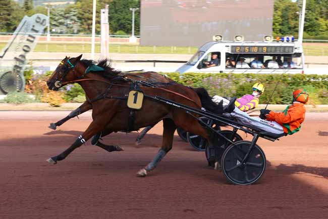 Photo d'arrivée de la course pmu PRIX MICHEL D'ORNANO à CABOURG le Vendredi 24 juillet 2026