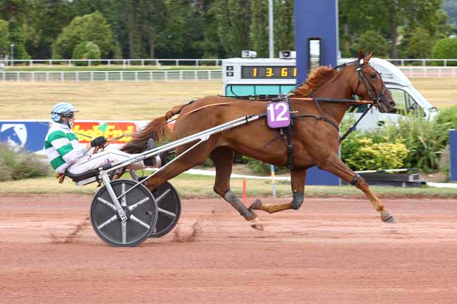 Photo d'arrivée de la course pmu PRIX DE CLICHY à ENGHIEN le Dimanche 26 juillet 2026