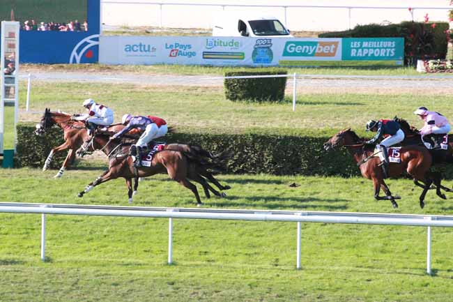 Photo d'arrivée de la course pmu GENYBET (PRIX RIDEO) à CLAIREFONTAINE le Lundi 27 juillet 2026
