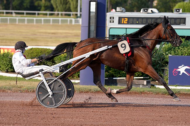 Arrivée quinté pmu PRIX DE PIGALLE à ENGHIEN
