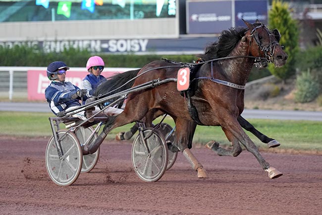 Photo d'arrivée de la course pmu PRIX DU PARC DES PRINCES à ENGHIEN le Mercredi 29 juillet 2026