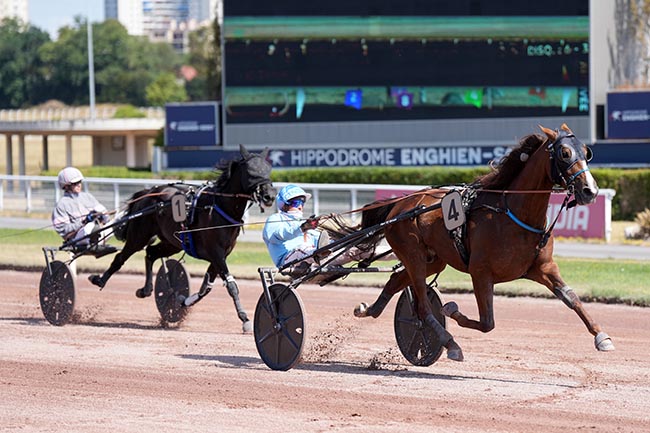Photo d'arrivée de la course pmu PRIX DE BANDOL à ENGHIEN le Samedi 1 août 2026