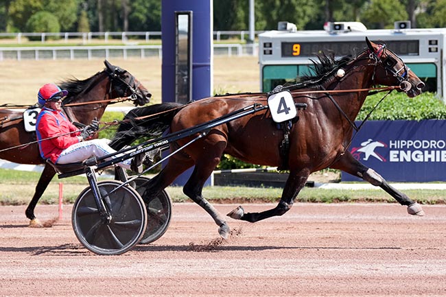 Photo d'arrivée de la course pmu PRIX D'UZES à ENGHIEN le Samedi 1 août 2026
