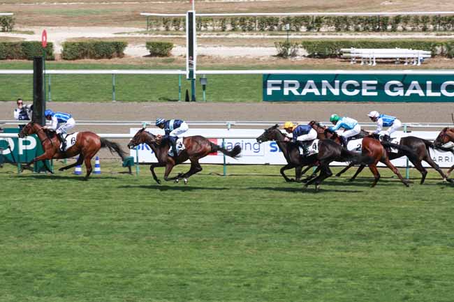 Photo d'arrivée de la course pmu SKY SPORTS RACING PRIX SIX PERFECTIONS - FONDS EUROPEEN DE L'ELEVAGE à DEAUVILLE le Dimanche 2 août 2026