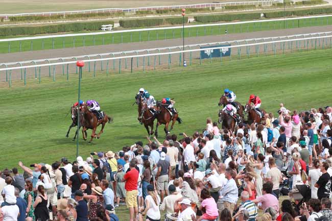 Photo d'arrivée de la course pmu PRIX ROTHSCHILD - FONDS EUROPEEN DE L'ELEVAGE à DEAUVILLE le Dimanche 2 août 2026