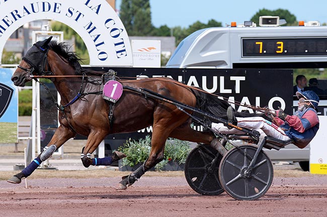Photo d'arrivée de la course pmu PRIX DU BAR DES SPORTS à SAINT MALO le Mercredi 5 août 2026