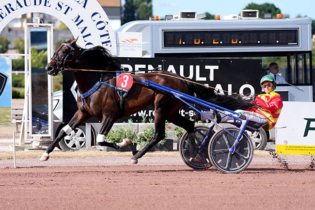 Photo d'arrivée de la course pmu PRIX DE LA LAITERIE DE SAINT-MALO - GROUPE SILL à SAINT MALO le Mercredi 5 août 2026