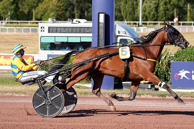 Photo d'arrivée de la course pmu PRIX DE LA CONCORDE à ENGHIEN le Jeudi 6 août 2026