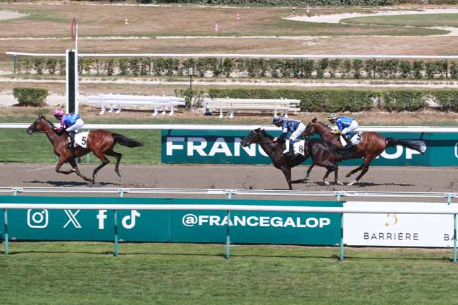 Photo d'arrivée de la course pmu PRIX DE CANAPVILLE à DEAUVILLE le Jeudi 6 août 2026