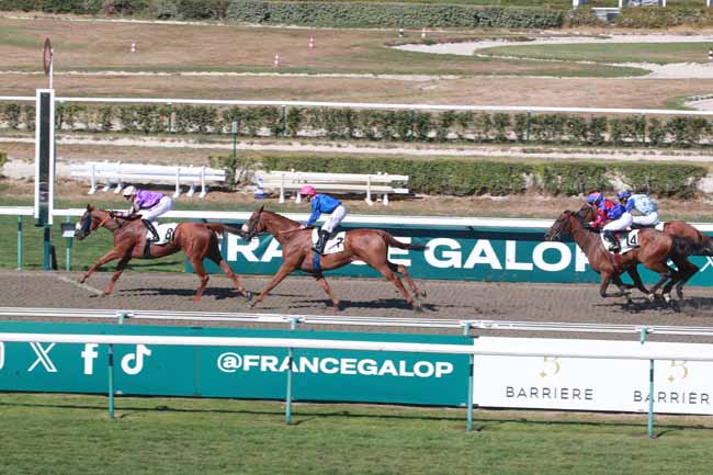 Photo d'arrivée de la course pmu PRIX DE BOUQUETOT à DEAUVILLE le Jeudi 6 août 2026