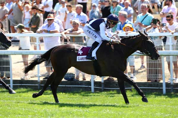 Photo d'arrivée de la course pmu PRIX DU CENTENAIRE DE LA DISPARITION DE CLAUDE MONET (PRIX DES GLAIEULS) à CLAIREFONTAINE le Vendredi 7 août 2026