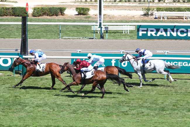 Photo d'arrivée de la course pmu PRIX DE REUX à DEAUVILLE le Samedi 8 août 2026