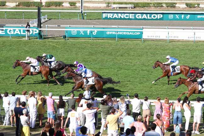Photo d'arrivée de la course pmu PRIX ISOLA BELLA à DEAUVILLE le Samedi 8 août 2026