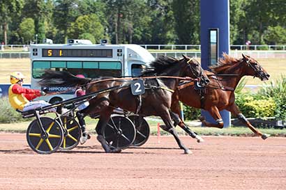 Photo d'arrivée de la course pmu PRIX DE LA PORTE DE CLICHY à ENGHIEN le Samedi 8 août 2026