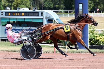 Photo d'arrivée de la course pmu PRIX DE LA PORTE DE VITRY à ENGHIEN le Samedi 8 août 2026
