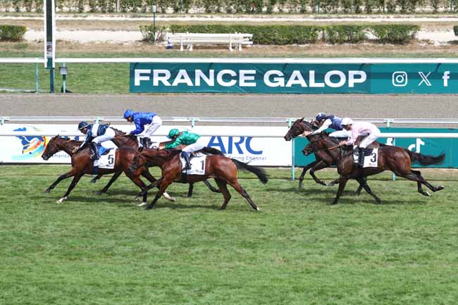 Arrivée quinté pmu PRIX OSAF (PRIX DE TOUR-EN-BESSIN) à DEAUVILLE