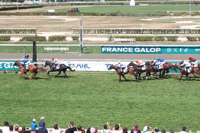 Photo d'arrivée de la course pmu PRIX DAPHNIS - JOCKEY CLUB ARGENTINO à DEAUVILLE le Dimanche 9 août 2026