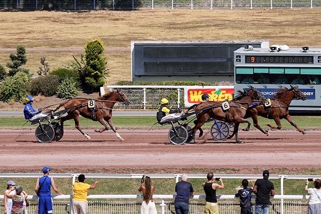 Photo d'arrivée de la course pmu PRIX DE NOUZONVILLE à ENGHIEN le Mercredi 12 août 2026