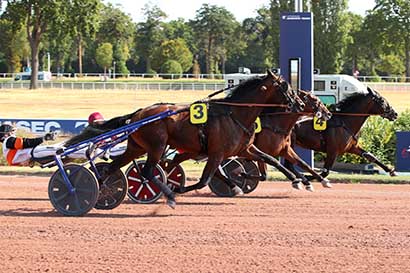 Photo d'arrivée de la course pmu PRIX ABEL BASSIGNY-CRITERIUM 3 ANS Q1 à ENGHIEN le Vendredi 14 août 2026