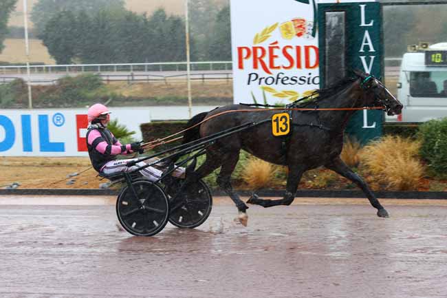 Photo d'arrivée de la course pmu PRIX D'AURILLAC à LAVAL le Mercredi 19 août 2026