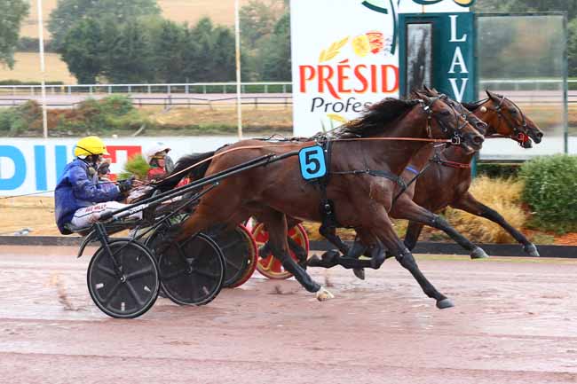 Photo d'arrivée de la course pmu PRIX DU PERIGORD à LAVAL le Mercredi 19 août 2026