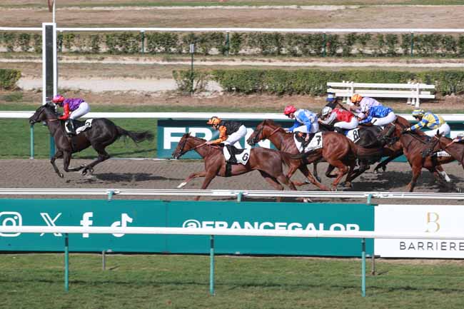 Photo d'arrivée de la course pmu PRIX DE LA HETRAIE à DEAUVILLE le Jeudi 20 août 2026