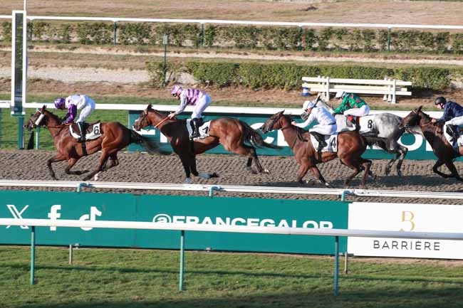 Photo d'arrivée de la course pmu PRIX DES ANCIENS JOCKEYS à DEAUVILLE le Jeudi 20 août 2026
