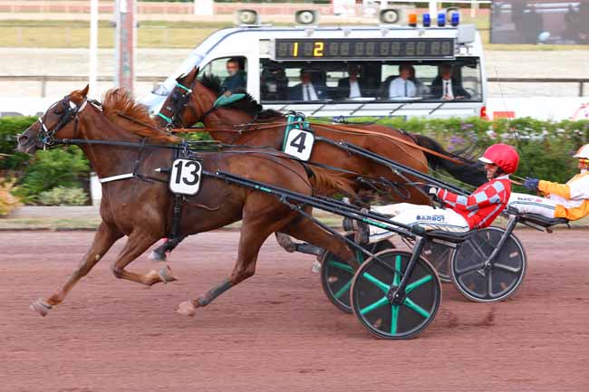 Photo d'arrivée de la course pmu PRIX DE GRAIGNES à CABOURG le Vendredi 21 août 2026