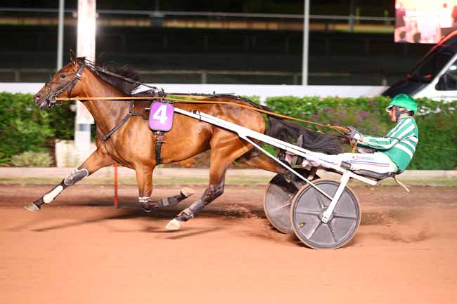 Photo d'arrivée de la course pmu PRIX DE CARENTAN à CABOURG le Vendredi 21 août 2026