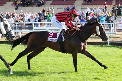 Photo d'arrivée de la course pmu PRIX CONFRERIE CHEVALIERS DES RILLETTES SARTHOISES à CLAIREFONTAINE le Vendredi 21 août 2026