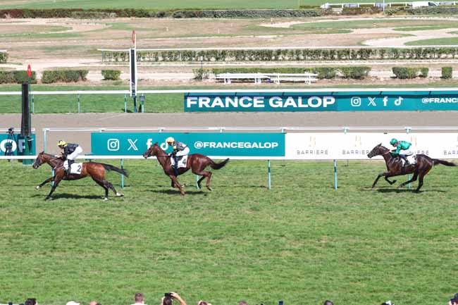 Photo d'arrivée de la course pmu CRITERIUM DU FONDS EUROPEEN DE L'ELEVAGE à DEAUVILLE le Samedi 22 août 2026