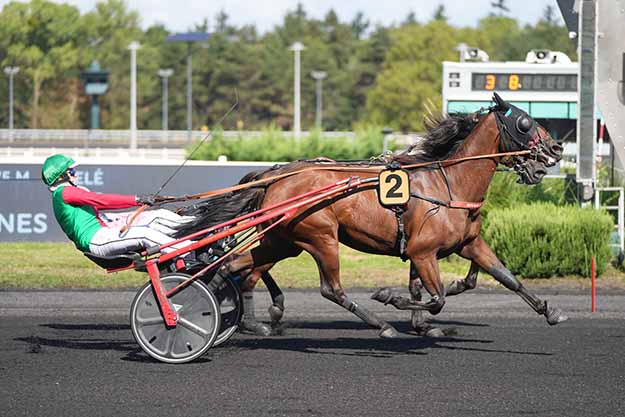 Photo d'arrivée de la course pmu PRIX DE SAINT-MANDE à PARIS-VINCENNES le Samedi 22 août 2026