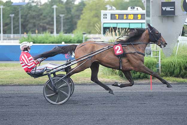 Photo d'arrivée de la course pmu PRIX DE MULHOUSE à PARIS-VINCENNES le Samedi 22 août 2026