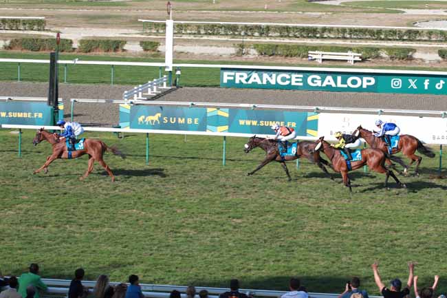 Photo d'arrivée de la course pmu SUMBE PRIX DE LA FORET DE ROUVRAY à DEAUVILLE le Dimanche 23 août 2026
