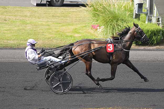 Photo d'arrivée de la course pmu PRIX DE BARBIZON à PARIS-VINCENNES le Lundi 24 août 2026
