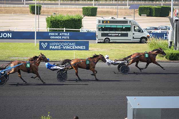 Photo d'arrivée de la course pmu PRIX DE DIJON à PARIS-VINCENNES le Lundi 24 août 2026