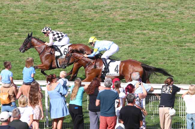 Photo d'arrivée de la course pmu PRIX DE LA VILLA SAINT-AUGUSTIN à DEAUVILLE le Mardi 25 août 2026