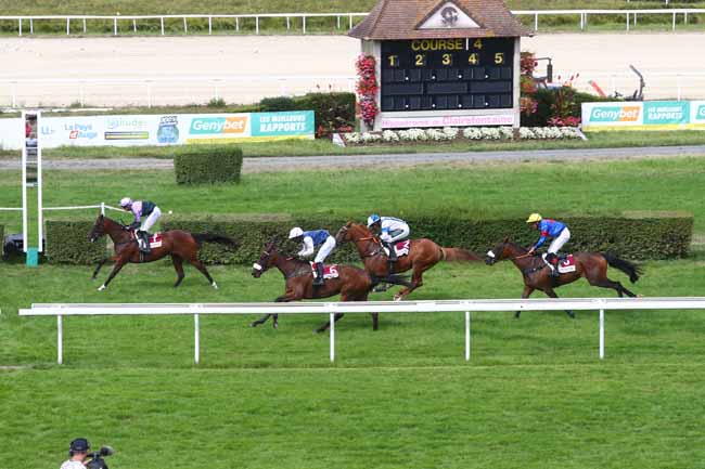 Photo d'arrivée de la course pmu PRIX DIESELROSS - FENDT (PRIX ASTROLABE) à CLAIREFONTAINE le Mercredi 26 août 2026