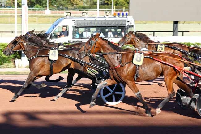 Photo d'arrivée de la course pmu PRIX DES ESCALLONIAS à CABOURG le Vendredi 28 août 2026