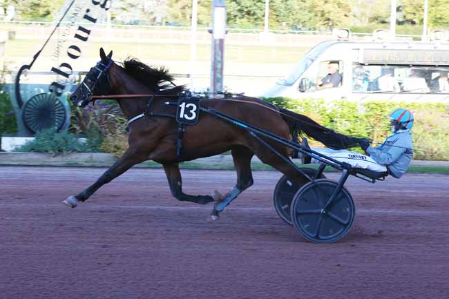 Photo d'arrivée de la course pmu PRIX DES RENONCULES à CABOURG le Vendredi 28 août 2026