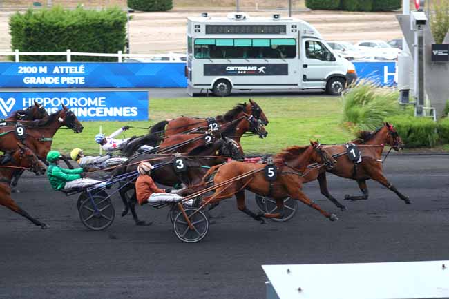 Photo d'arrivée de la course pmu PRIX RMC (PRIX DE MORET-SUR-LOING) à PARIS-VINCENNES le Samedi 29 août 2026