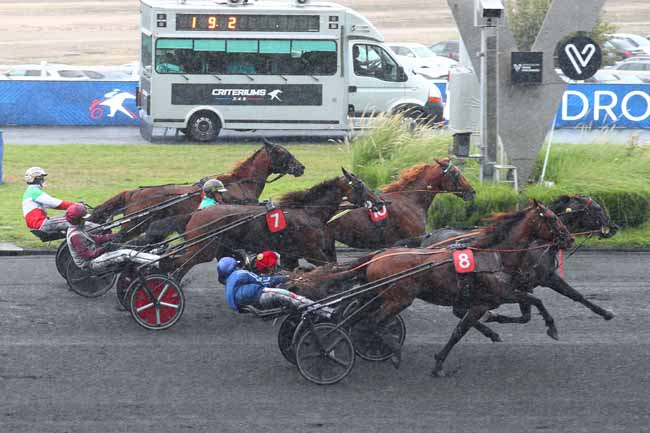 Photo d'arrivée de la course pmu PRIX GASTON BRUNET - CRITERIUM 4 ANS Q3 à PARIS-VINCENNES le Samedi 29 août 2026