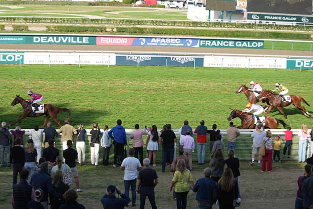Photo d'arrivée de la course pmu PRIX BARRIERE L'HOTEL DU GOLF à DEAUVILLE le Dimanche 30 août 2026