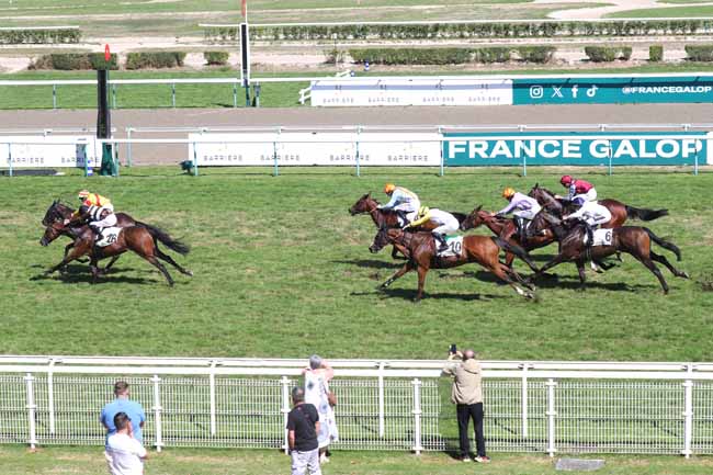 Arrivée quinté pmu PRIX DES TERRES NOIRES à DEAUVILLE