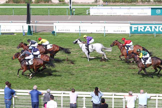 Photo d'arrivée de la course pmu PRIX DU CAMP DE CESAR à DEAUVILLE le Mardi 1 septembre 2026