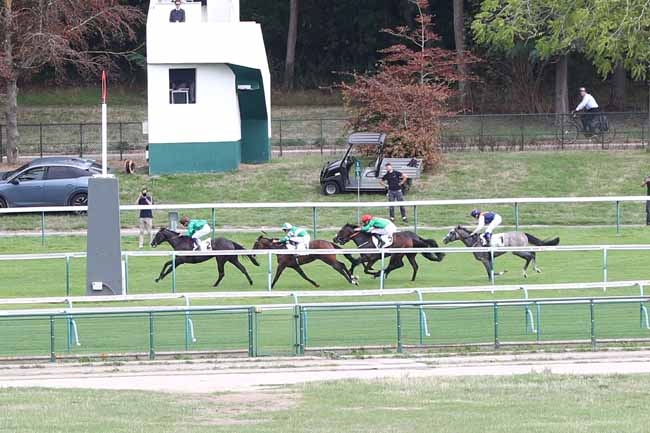 Photo d'arrivée de la course pmu PRIX D'ARENBERG à LONGCHAMP le Jeudi 3 septembre 2026