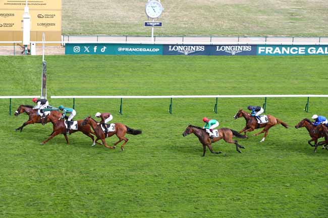 Photo d'arrivée de la course pmu PRIX JOUBERT à LONGCHAMP le Jeudi 3 septembre 2026