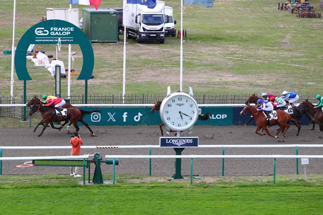 Photo d'arrivée de la course pmu PRIX DU BOIS FRANC à CHANTILLY le Vendredi 4 septembre 2026