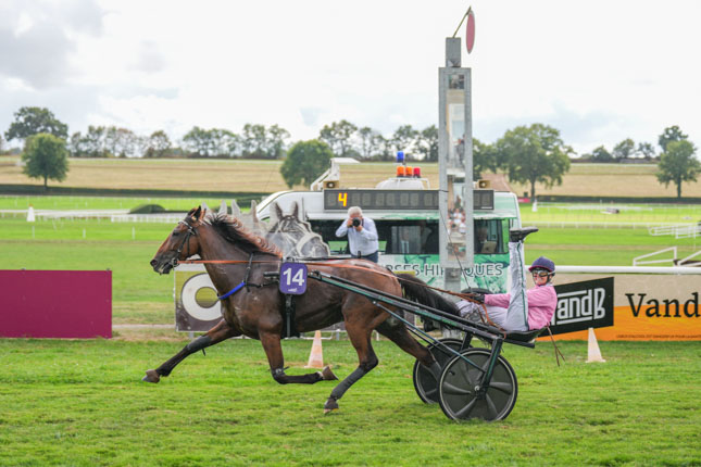 Photo d'arrivée de la course pmu PRIX CHAUSSEE AUX MOINES à CRAON le Lundi 7 septembre 2026
