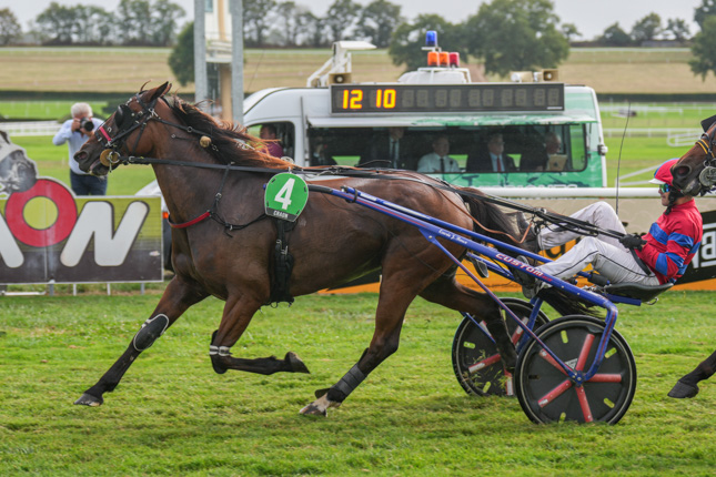 Photo d'arrivée de la course pmu PRIX INTERMEDE (PRIX DIRICKX) à CRAON le Lundi 7 septembre 2026